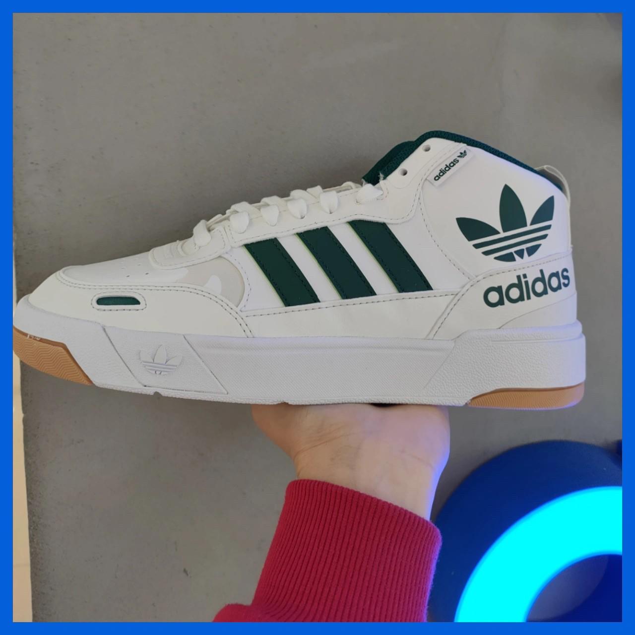 减龄风男款高帮板鞋|||阿迪达斯三叶草男鞋2021冬季款POST UP W高帮运动休闲板鞋
整体白色